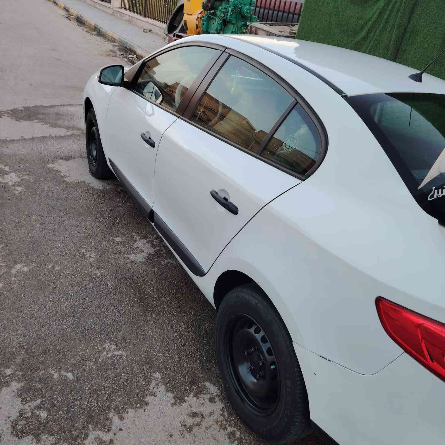 السلام عليكم
سياره رينو فلونس
 تبريد تدفئه حداديه جاهزه السياره كبل الشارع الله شاهد سياره نضيفه تجي تشوف بعينك احله من صور رقم نكليزي كبل بسمك تحويل كير مكينه كهربائيات كله كفاله سياره مديل 2012
العنوان واسط غير متواجد عل فيس رقم ***********
