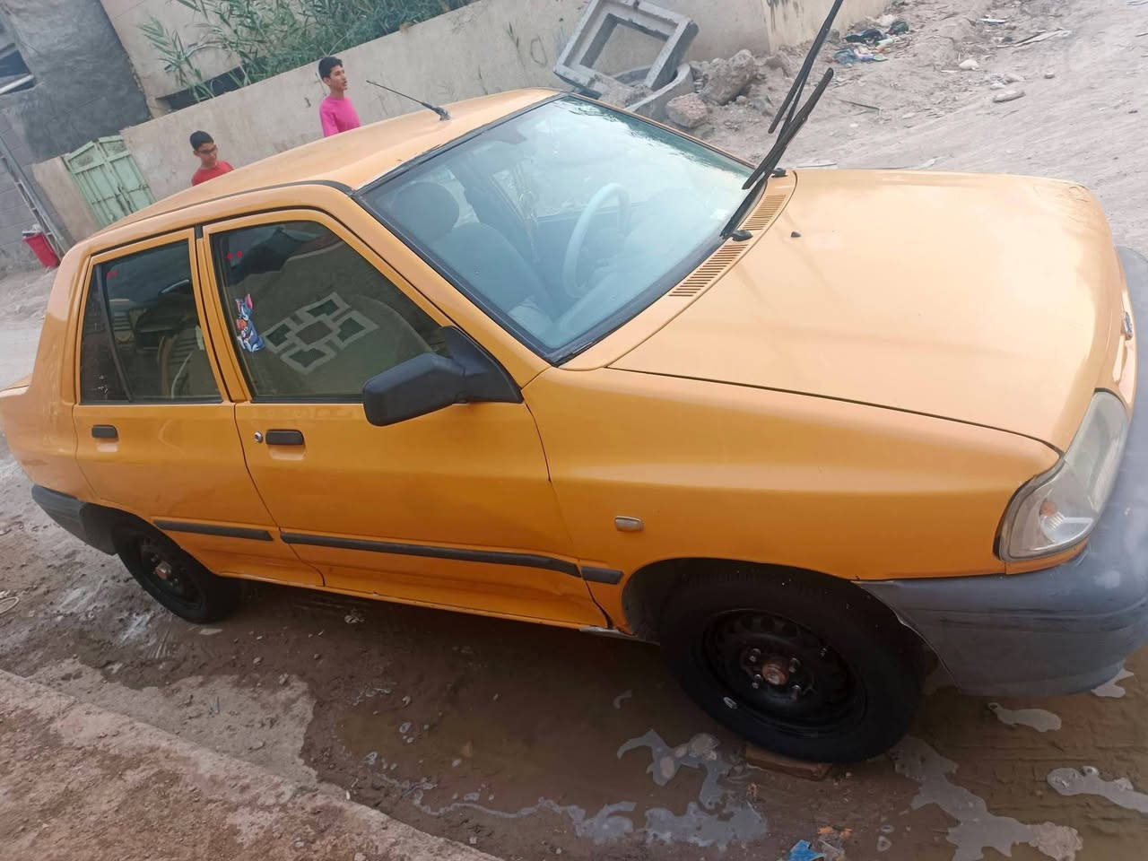 السلام عليكم...للبيع سايبه موديل 15 جاهزه للشغل سعرها 30 ورقه وبيها مجال للعلم تبريد شغال حله..... شارع الطهمازيه ***********
