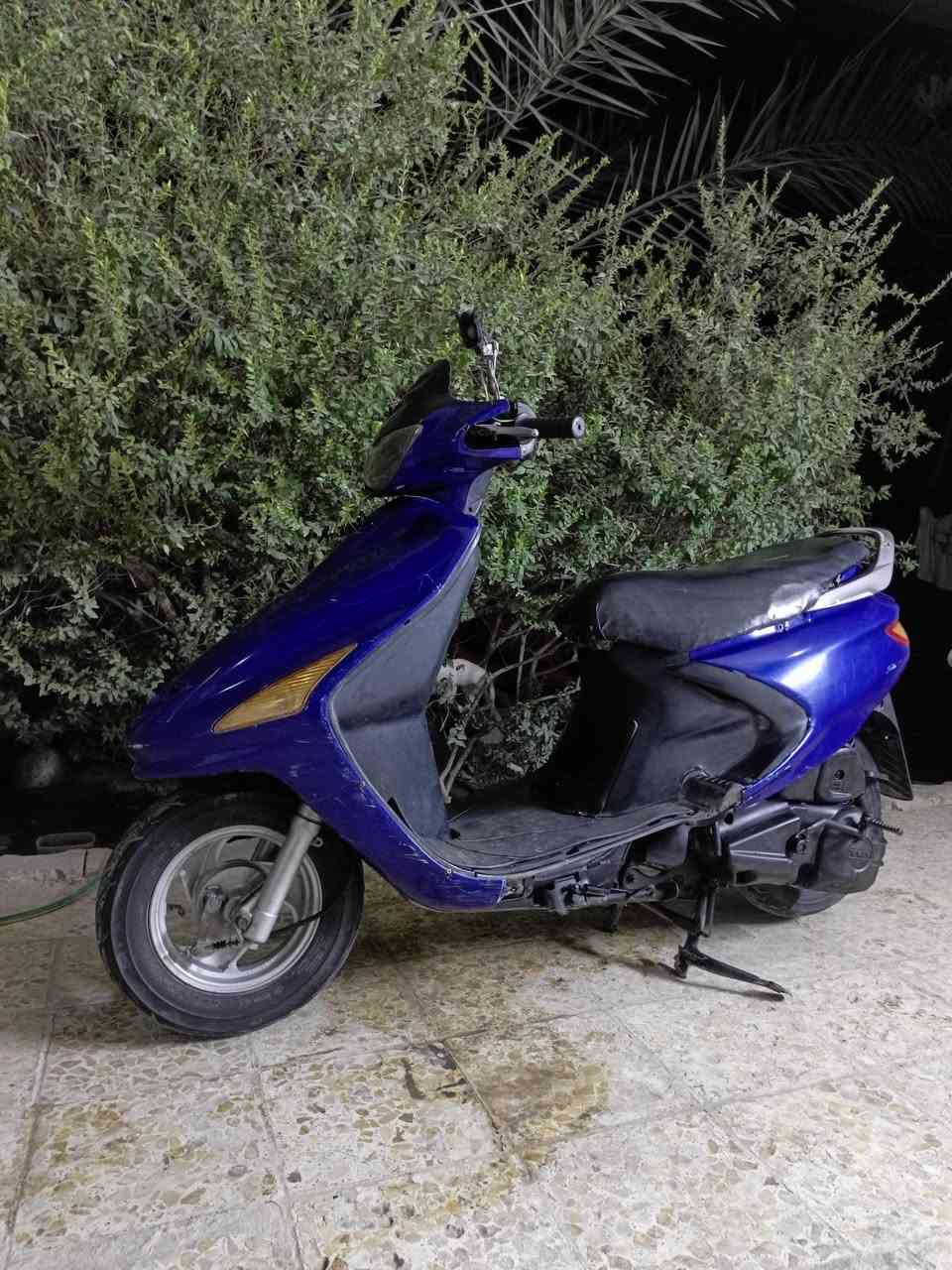 سلام عليكم دراجه فراشة للبيع
دراجه كل نقص مابيها 
كهربائيات كلها شغالة
تخم تاير جديد
مكينه خير من الله شلعه ومعدل دراجه ناعمه ونظيف 
سعر 300 وبيها مجال 

‏‪***********‬‏
المو شراي لايتعبني واليدور جديد ذاك السوك وخذلك وحدة 750 وكيل
