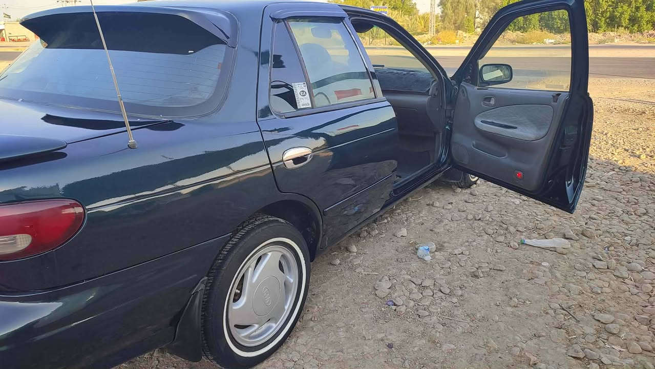 سلام عليكم كياء سيفيه لبيع موديل ٩٥ تخم تايرات جديد كرهبايات كل شغاله  صدر مامي  وخلفيه جديد سياره نظيفه  وجاهز مال جناي  سعر ٣٨ بيهه مجال  مكان العزيزية   ***********

