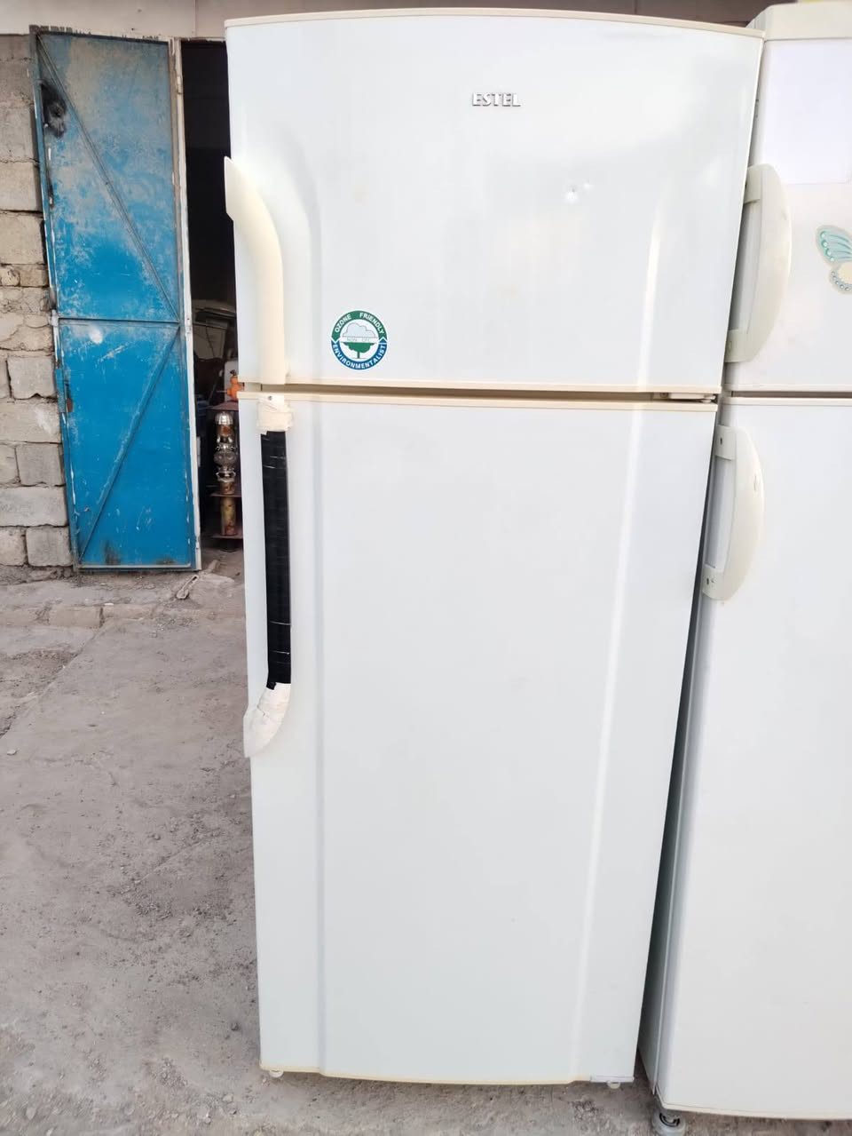 ثلاجات نضيفات حيل للبيع عل فحص 

 الاسعار من 250 لل 200 وبيهن مجال 

 للستفسار الهاتف + واتساب  
‏‪***********‬‏
