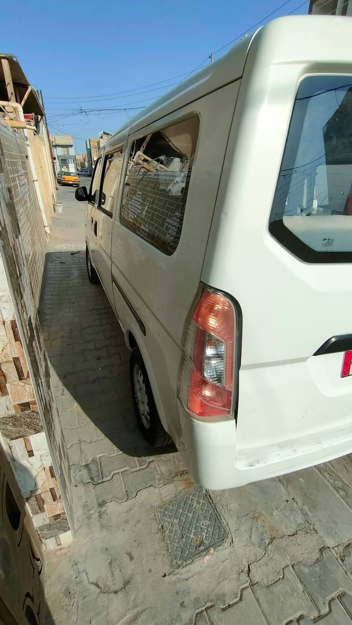 ليفان باص • ١٠ راكب • رقم انكليزي