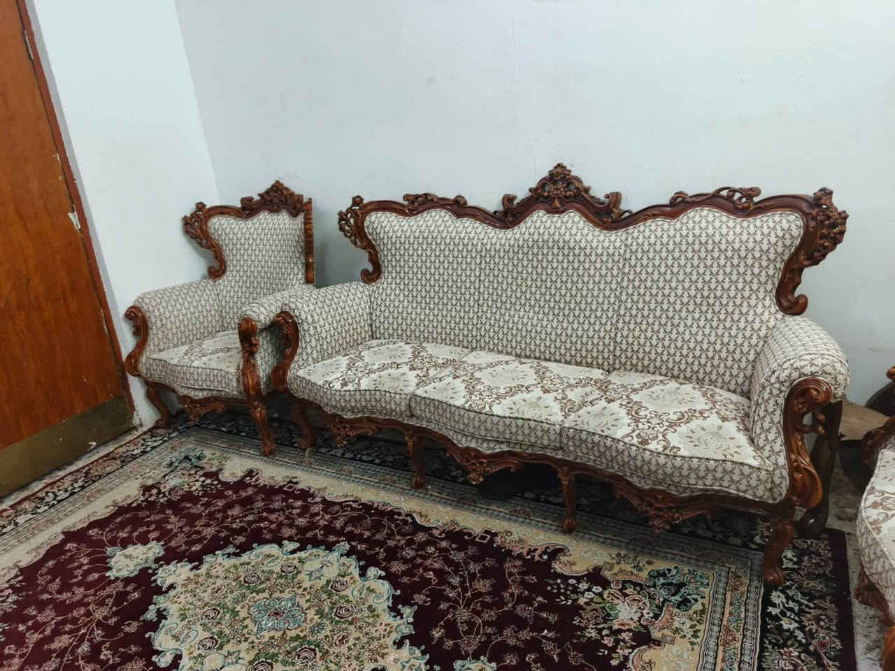 قنفات رئاسيات • ١٨ كرسي