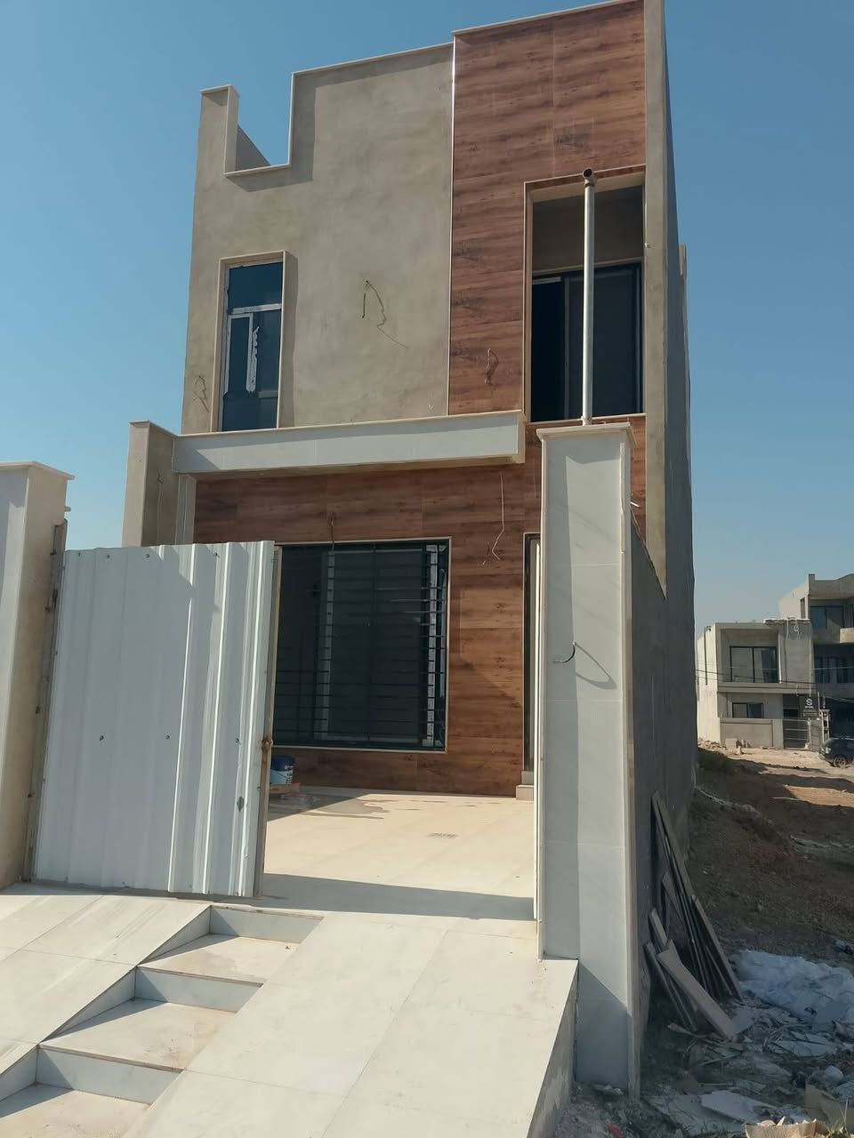 صباغ بيوت
صبغ داخلي وخارجي واجهات 🏣

معالج رطوبه 💯 ابواب وشبابيك 🏠

الخاص مفتوح 💬***********
