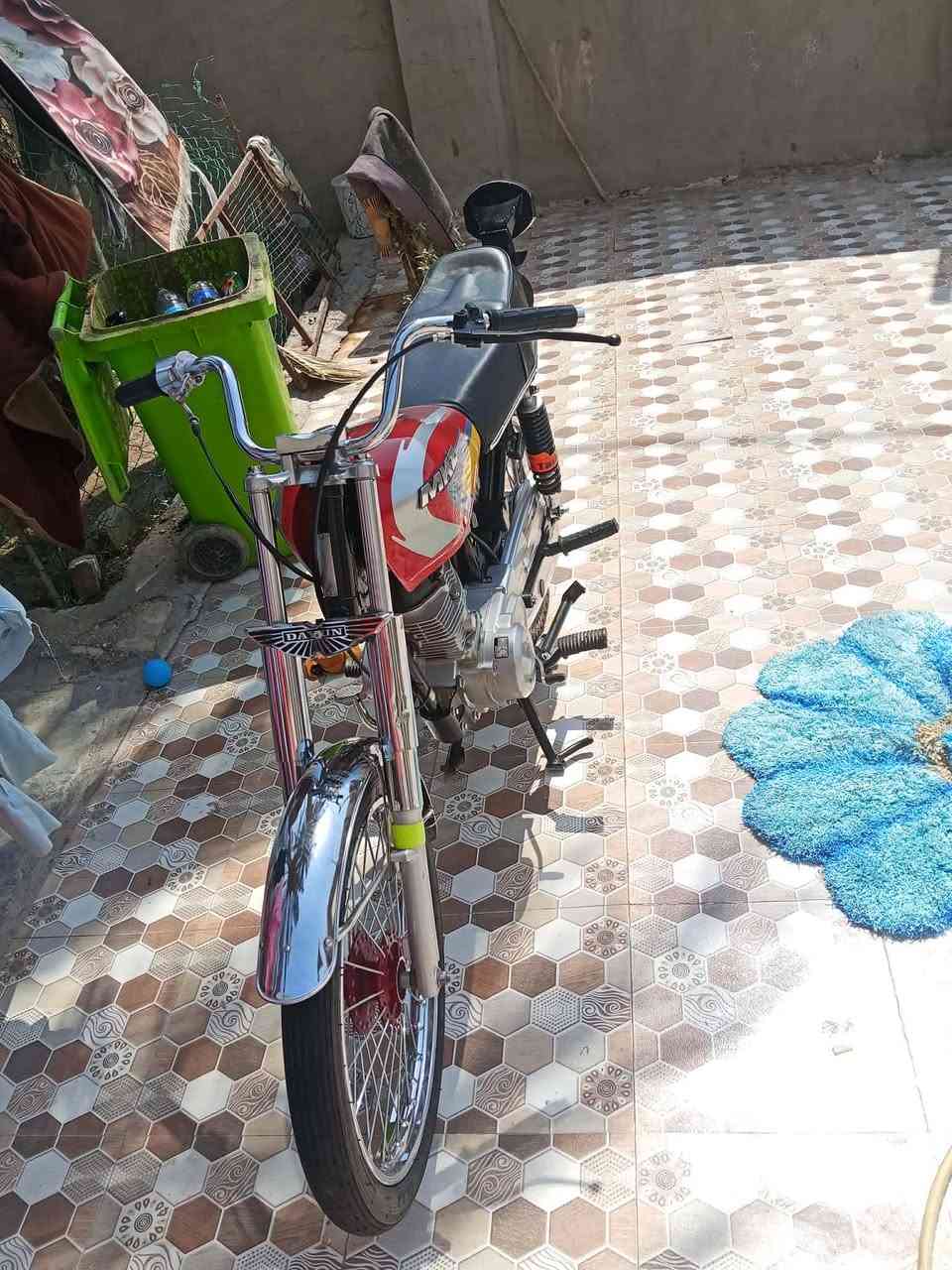 للبيع 25. ***********. 700 فيها مجال
