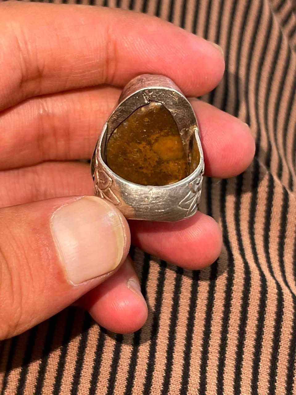 ياالله سلطاني من اندر النوادر قديم حيييل مصور واضح 
بيه روحانيه مفوله قطعه متتكرر للتاريخ صياغه يدويه للبيع
لاستفسار ***********متواجد خاص
