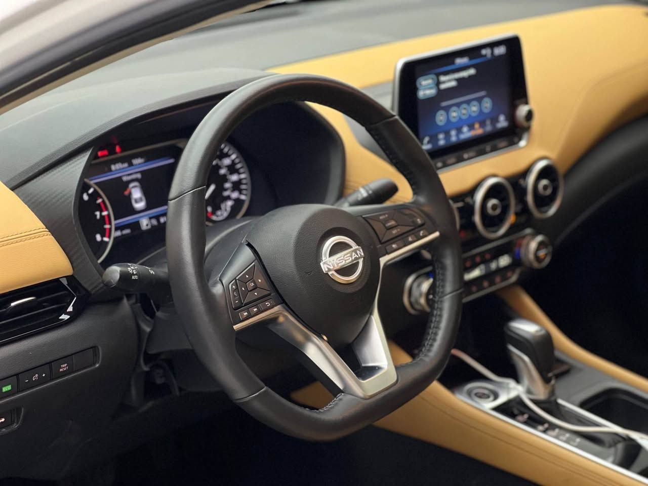 Nissan Sentra SV+ 2025
نيسان سنترا 2025 

 مواصفات SV+ 
(مقاعد جلد و تدفئة-ستيرن تدفئة- خمس كاميرات -نقاط عمياء-بصمة-تشغيل عن بعد-رادار امامي)

مكينة ٤سلندر حجم ٢.٠لتر تنفس طبيعي
ماشية 7,000 ميل و بحالة ممتازة 

السيارة فقط  بوند صبغ بدون دواخل ايرباكات ستیرن و تکمة مرجع سستم 
السيارة كلش حلوة و نظيفة 

السيارة رقم كاتي تترقم شمالي
مكفولة من كير و محرك و كهربائيات
(139$) ورقة و بيها مجال

مكان السيارة

دهوك -معرض ارشف R-Shev
رقم51 من معارض التيرمينال 

***********
*********** دهوك, العراق

