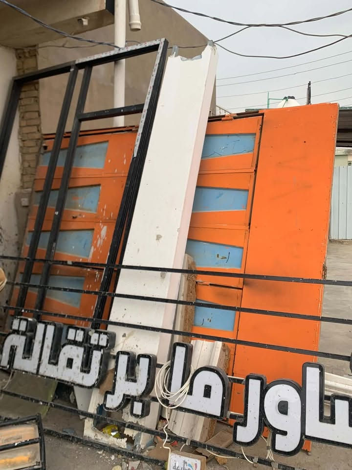 باب ديكوري • ٣٫٥م×٢٫٥م • نضيف