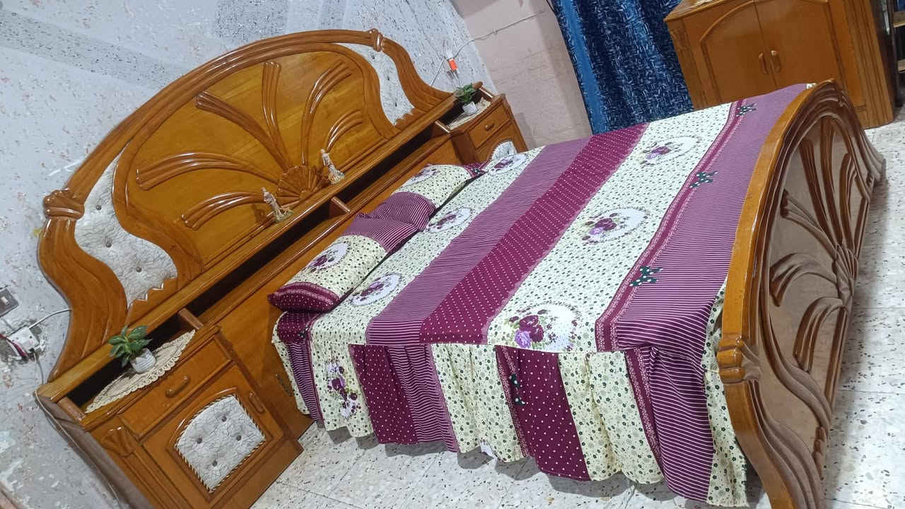 غرفه تسكام صاج داخل وخارج ام السته طابقين ظهر جرجوبه نظيفة كلش 5ملم نقش بورمي السعر مليون وبيه مجال مكاني محاويل للاتصال ع الرقم ***********
