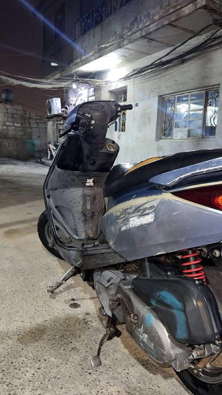 بريز 140
دراجه كامله ع اخير كلشي شغال متحط ربع عليه 

كهربائيات كامله لون فيلي( ختم واحد الدراجه)من طول لطول 
ادامه كلجات جدد (قايش خرز بنز كلج )صفاكه كلج خلفي مو زينه فقط 
ولحيه مالته بيه كسر من جه وحده موضح بلصوره 
تجي تضرب سلف وتطلع 
سعر 450 وبيه مجال 
بغداد شارع حيفا 
***********

