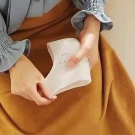 رجع اتوفررر بعد انقطاع 💃💃
 وكل ما هو جديد ومميز 
  👈 الكل تسأل عنه 🙈🧿 

مطول قامة 
دبان طبي لزيادة الطول
جواريب طبية لراحة القدم ومعالجة التشققات
كعب طبي سيليكون لتطويل القامه
الكعب الطبي مصنوع من سليكون فقط امن للبشرة تماماً
(المنتج الاصلي) 

🔘 كعب تطويل القامة مناسب للأشخاص ذوي قصر طرف معين
🔘 او الأشخاص ذوي الكعب المبتور
🔘 بديل ممتاز عن كعب الحذاء الهادي
🔘 يمكن ارتداءه مع الجوارب و الحذاء

🔘 مصنوع من السيليكون الطبي صديق البشره( مناسب لمرضى السكر)
😍 زياده الطول 3.5 سم
🔘 يعزز الثبات ويقلل من التعب والانزعاج اليومي
🔘 يجب أرتداءه على قدم جافه

التميز والاناقه عنواننا لا نغامر في التقليد لاننا في القمه...
#ماركة كوري  اصلي❣🌹

🚘يوجد خدمة توصيل لجميع محافظات العراق ٤ الاف🚘
***********

نص مكتوب في الصور:
- جوارب السيليكون لزيادة الطول و علاج الام القدم
- Modern Bazar 2 في 1 كعب السليكون لراحة القدمين و زيادة الطول
- HEIGHT UP KEEP YOU CONFIDENT 5cm up! HEIGHT UP RESORB SHOCK SKIN FRIENDLY
