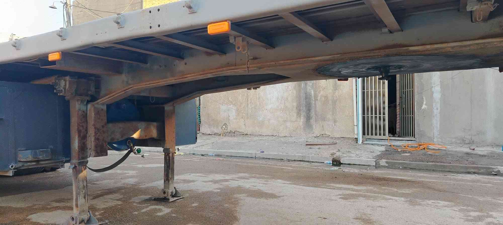 السلام عليكم للبيع طول 12 ونص وزن.وره  راس التك 15 طن دناكير 14 مربع كهربائيات تانكي مي مطبخ ثلاجه
جاهزه للعمل السعر 60 وبيها مجال بسيط جدا حك الجيه للأستفسار ***********
