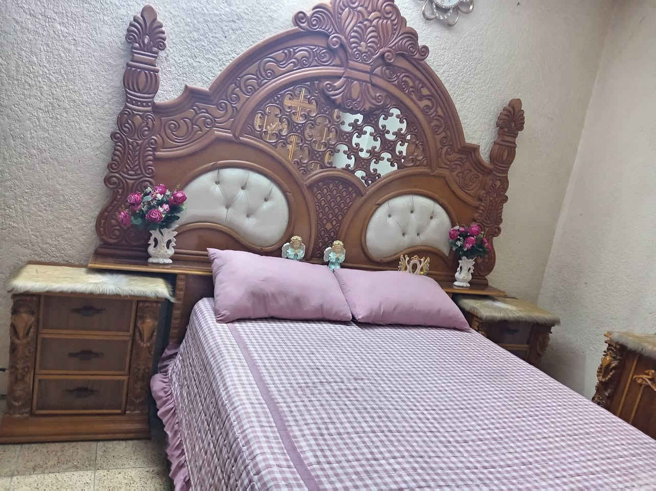 بغداد مدينه الصدر
سلام عليكم عندي غرفه للبيع

غرفه صاج ملاحق ٦ ابواب

الله شاهد نضيفه كلش

السعر ١٧٥٠

رقم ***********
