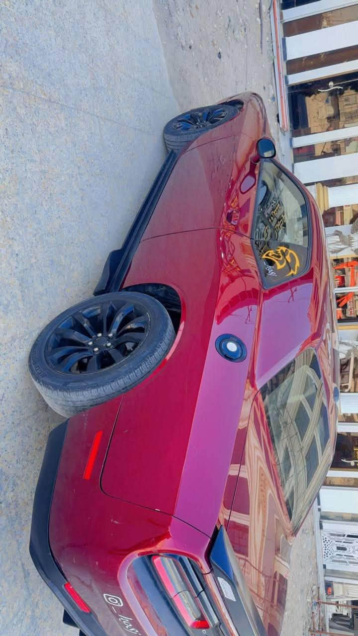 جالنجر 2018
V6
Sxt 
سياره جاهزه من كلشي تشغل وتطلع وين ما تريد 
مستعجل ع البيع كلش 
*********** خابرني وتدلل
