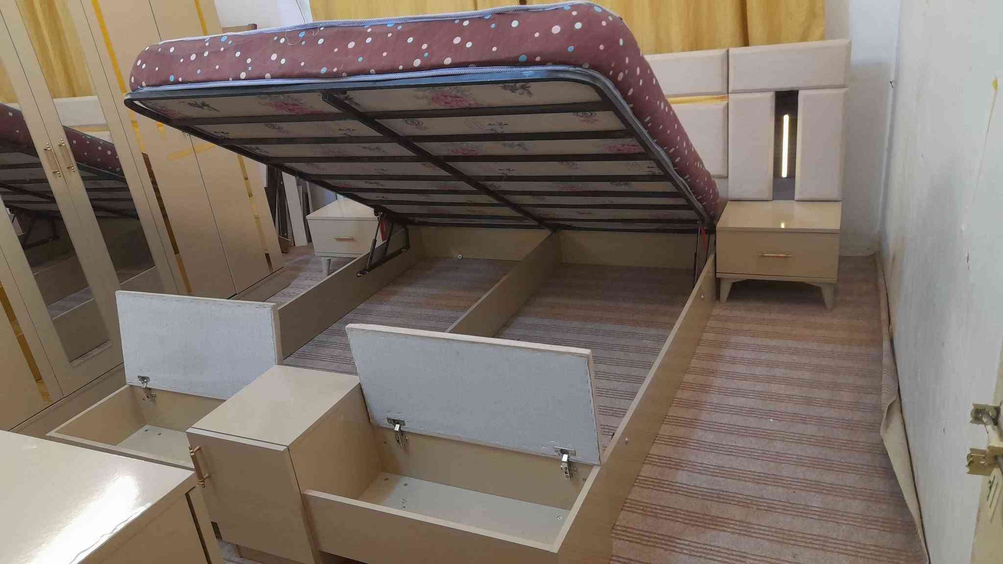 غرفة نوم تركي • مستعمل قليل • ٩ قطع
