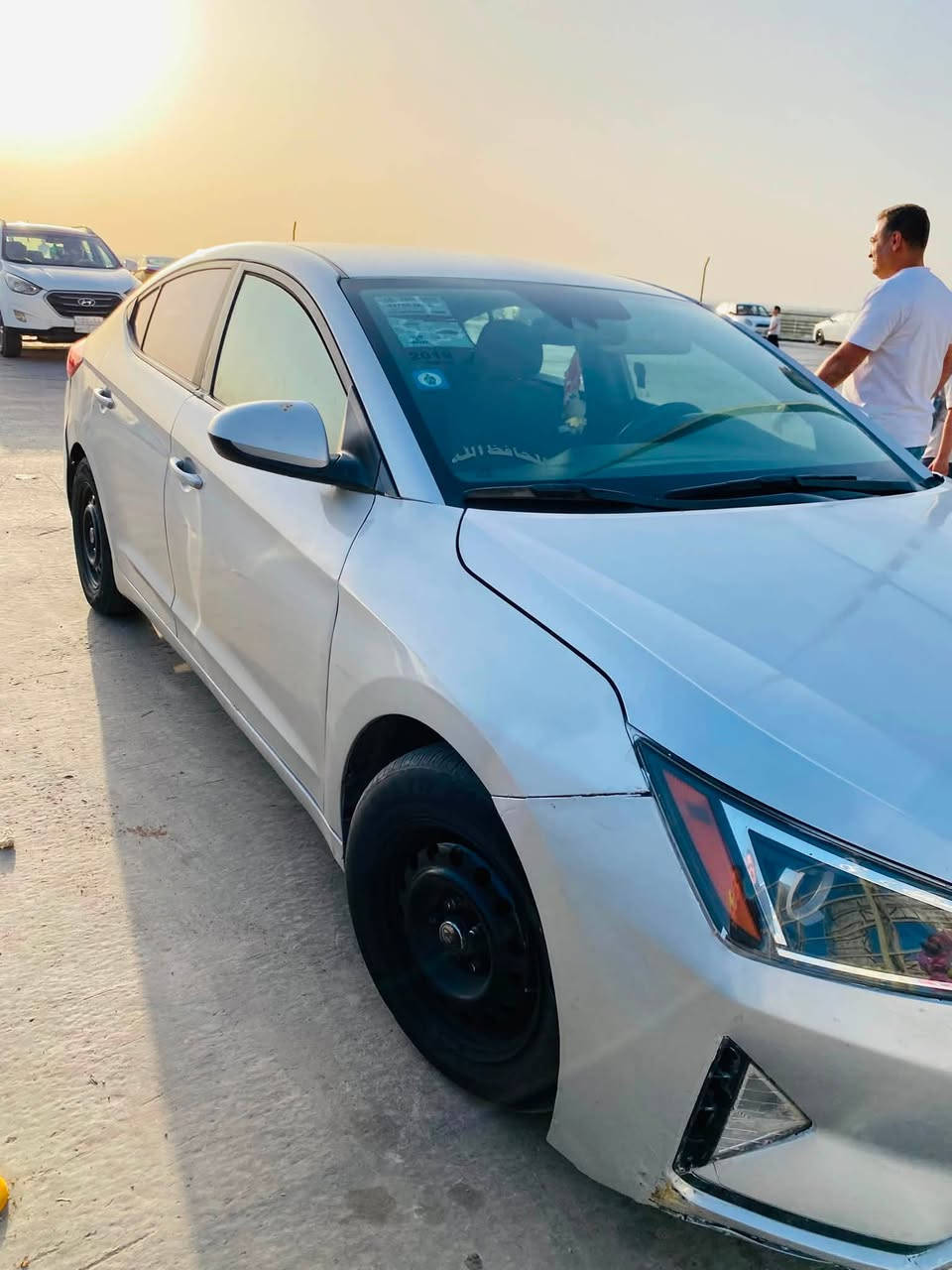 السلام عليكم النترا موديل 19مكينه 2000 رقم بابل انكليزي السياره امريكيه حادثه بس دعاميه بس هنا بلعراق مصبوغه حزام وبيها قطعه تبديل الباقي ليبل واحد السياره خير من الله 
السعر 105 وبيها مجال *********** تواصل مكاني على طريق السده الهنديه
