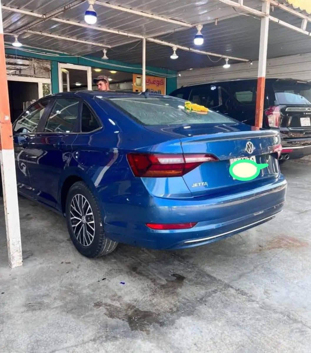 (((((( بيع فقط بدون مراوس )))))))
‏( JETTA SE PLAS 2019 )
-‏70 الف ميل 
-‏‎محرك 1400 TURBO 
-‏‎كير اوتو 8 نمر 
‏‎-وضعيات القيادة ( سبورت - نورمال - ايكو - عادي )
•  بانوراما
• رادار 360 
• نقطه عمياء بالمري
• هيتر بالمري
•  بصمة تشغيل
•  بصمة ابواب + جنطه
•  قفل جام مركزي
•  اوتو ستارت - اوتو ستوب
• تحكمات ستيرن جهتين مثبت سرعة 
•  هاندبريك بصمة
•  منظومة زنون بلادي
•  شاشه 8 انج لمس تدعم كار بلي 
•  كشنات جلد اسود
•  تدفئة كشنات امامي 
•  اضائة LED اوتو ليلى نهاري
•  بك لايت LED
•  كامرة خلفية
•  ستيرن رياضي على شكل حرف D

⛔️ضرر بنيد فقط حادث أمريكا 
⛔️‏‎جاملغ خلفي ايمن مصبوغ  اثر طخه خفيفه مال دراجه بالعراق

 • السياره مال بيت مامتعوبه مال جناي وعلى ايده صارلها 4 سنوات  وداخله سيرفس كامل مبدل دهن كير ام زويل  مع براد دهن الكير  ودهن محرك رافينول من الاخير السياره  
.السعر /// 125 $
 مكانها بغداد ..***********
