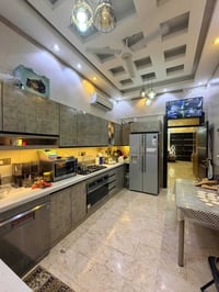 ٢٤٠م • واجهة ٨م • كراج