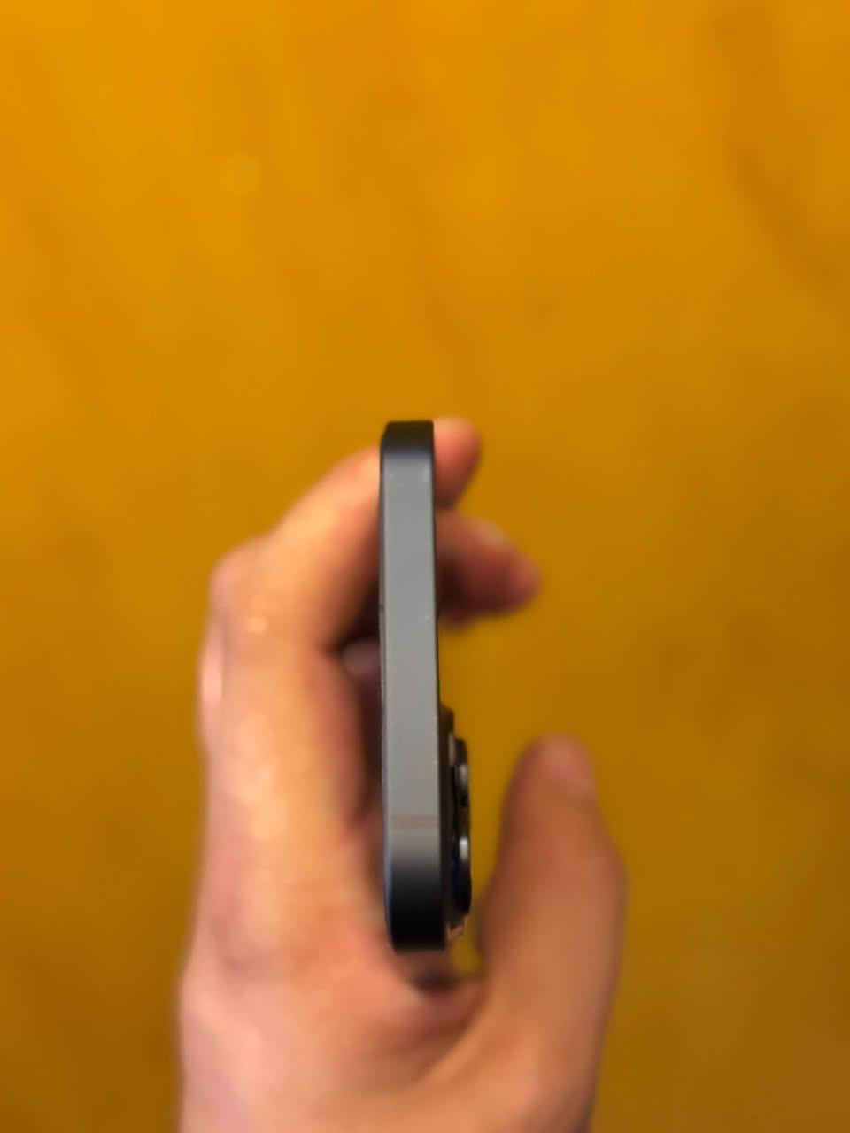 iPhone 14 Plus 🫐
بطارية 86 🔋
جهاز مكفول
نظافة 100‎%‎
ذاكرة 128 
لون نيلي 🫐
جهاز نظيف وشرط الفحص وين ما يعجبك
جهاز 14 بلاص بحجم 16 برو ماكس
💰 السعر: 625 وبي مجال بسيط
📍 المكان: بغداد جديدة 

📞 :***********

🔥 جهاز عملي، شاشة كبيرة، وشكل بعده فخم جداً

نص مكتوب في الصور:
- 4:02 69 حالة البطارية والشحن كما هو الحال مع البطاريات القابلة لإعادة الشحن، بطارية الهاتف قابلة للاستهلاك وتصبح أقل فاعلية مع الوقت، معرفة المزيد... الحد الأقصى للقدرة هذا قياس لقدرة البطارية مقارنة بقدرتها عندما كانت جديدة. قد تتسبب القدرة المنخفضة بتقليل ساعات الاستخدام بين عملية الشحن والأخرى. 86% أقصى قدرة للأداء ستساعد الأنظمة المضمنة في النظام والمكونات في تخفيف آثار الأداء التي قد تلاحظها أثناء التقدم الكيميائي في عمر بطارية iPhone. شحن البطارية المحسن للحد من استنزاف عمر البطارية، يتعلم الـ iPhone من عادات الشحن اليومية، بحيث ينتظر ولا يتجاوز 80% حتى يحين موعد حاجتك إلى استخدامه.