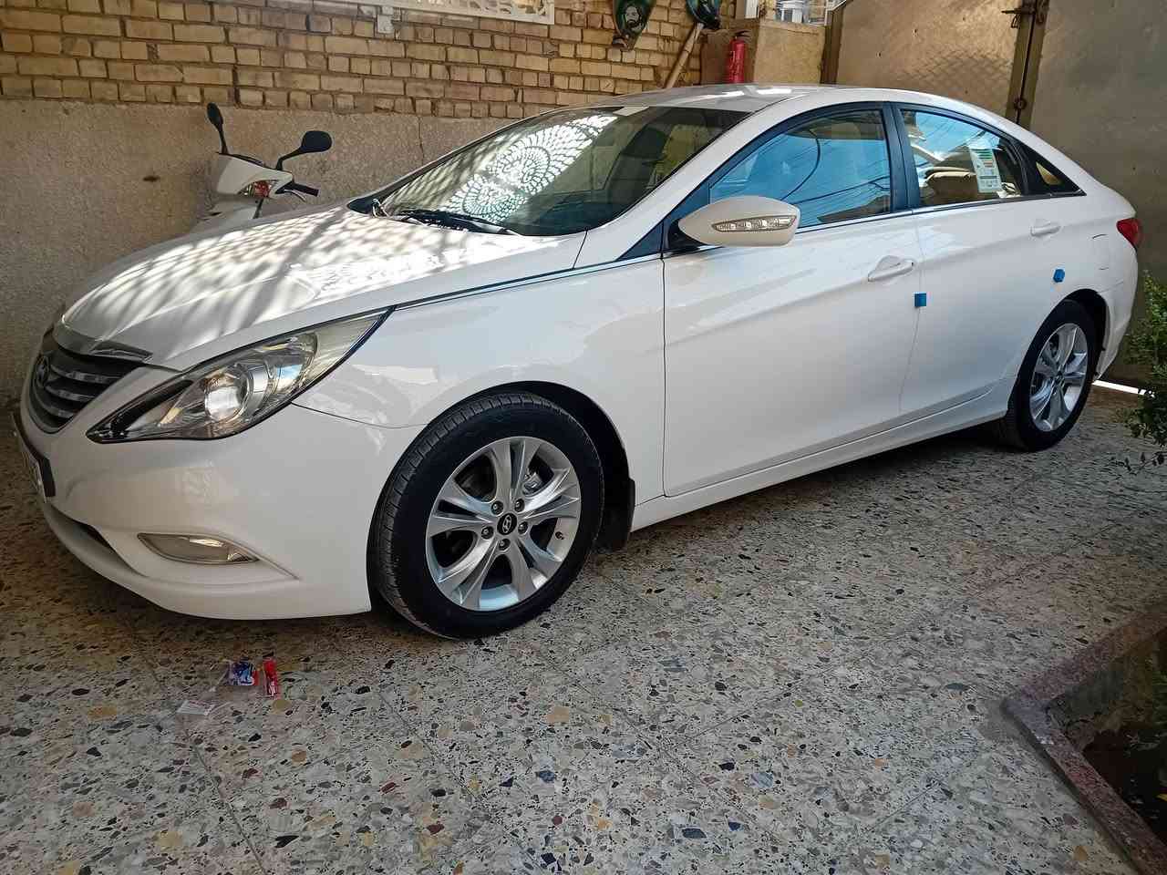 سوناتا خليجي مديل ٢٠١٢ كفالة عامة من كلشي رقم بغداد بسمي مكينة ٢٤٠٠ دوش مكفولة بدون فتح كير مكفول السيارة جاهزة من جميع النواحي مكاني بغداد ***********
