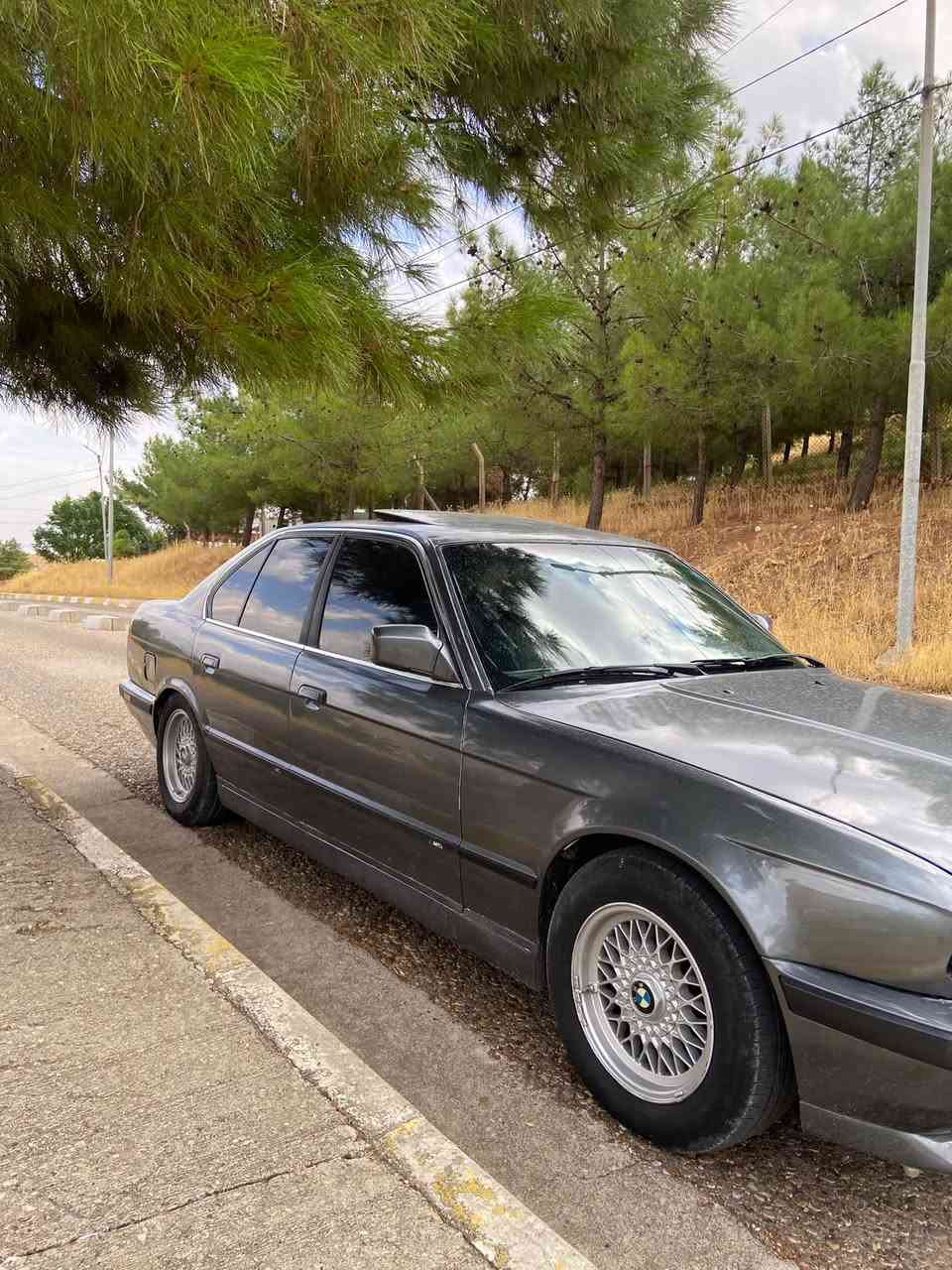 ***********
BMW 525
موديل 1989  
رقم نينوى سنويه جديد
BMW صبغ عام بدون حادث
ديجيتال گير عادي 🌪️
داخل جلد بيلادي اسود 🖤
كير و محرك بشرط 
تبريد جاهز❄️تبريد مركزي
سلايت شغال 👍🏻
قفل مركز 
جام كهرباي
كهربايت كلو شغال
سعر 45وبيها مجال 
مكان قضاء عقره دهوك
اتصل على رقم ***********
