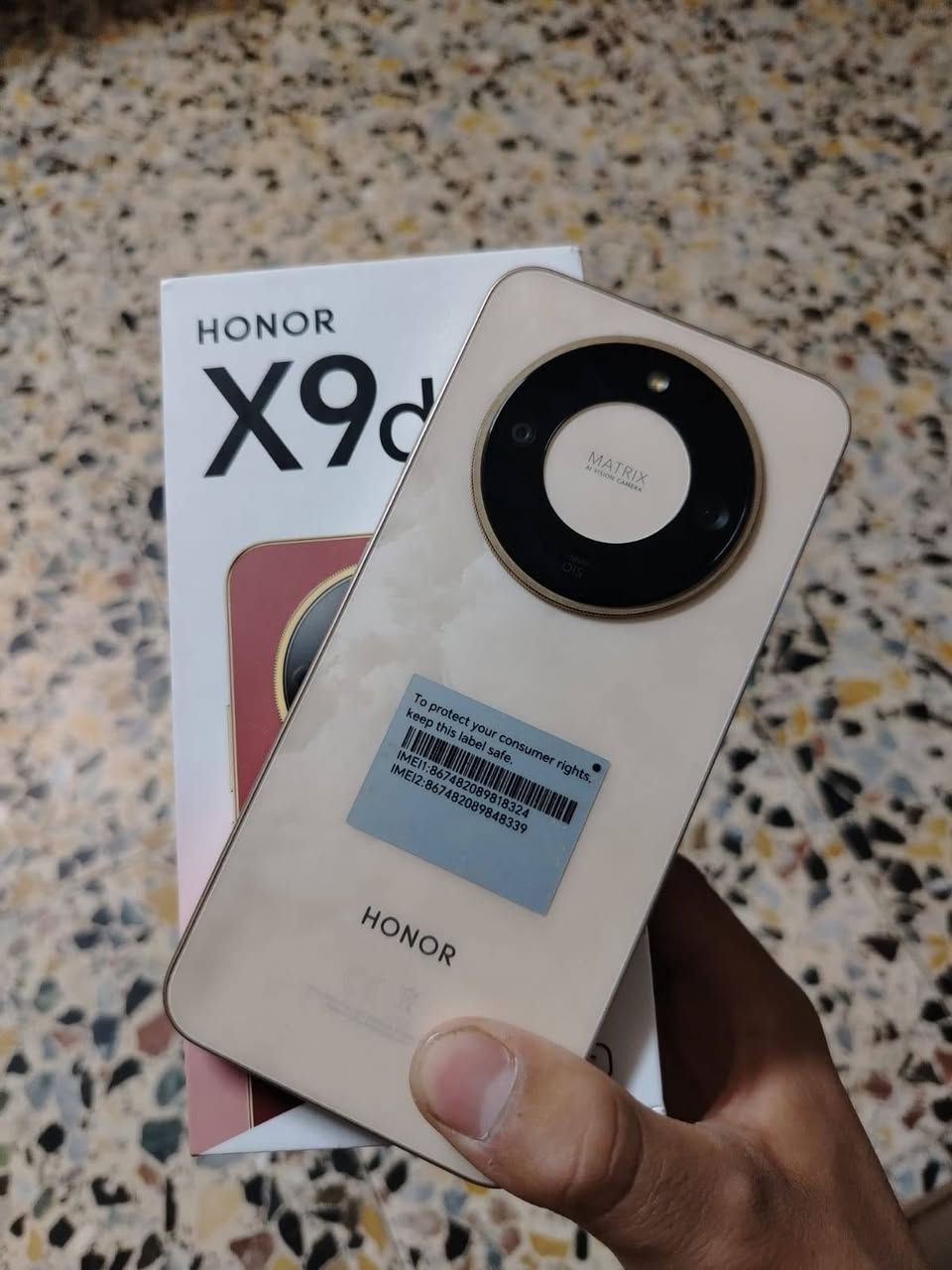 السلام عليكم للبيع هونر X9d جهاز جديد مابي ولا شخطه ملحقاته كاملة مكمله 90 فريم ببجي شاحنة 66 واط شحن سريع جهاز اخو الجديد لون ذهبي مميز عشوائيه 12 +12 يعني 24 صارله شهرين من مشتري سعر الجهاز 450 وبي مجال قليل للطيبين مكاني بغداد الكريعات او سبع ابكار رقم الهاتف *********** متواجد فيس واتساب اتصل وبيك خير وتدلل
