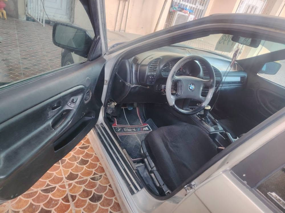 السلام عليكم للبيع BMW.  صقرE36 موديل 1993 اللون سلفر محرك 28 مسكر مال بومه كير عادي السياره جهازه ع اخر حبايه تدفئه تبريد لمس فتحه سقف كهربائيات كلها فول نشاط يشك الكاع السياره ماتصرف عليها ربع رقم كركوك انكليزي بأسمي
شراي اتصل *********** او مراوس اوبتره 2004/2005 فقط تكريت, صلاح الدين
