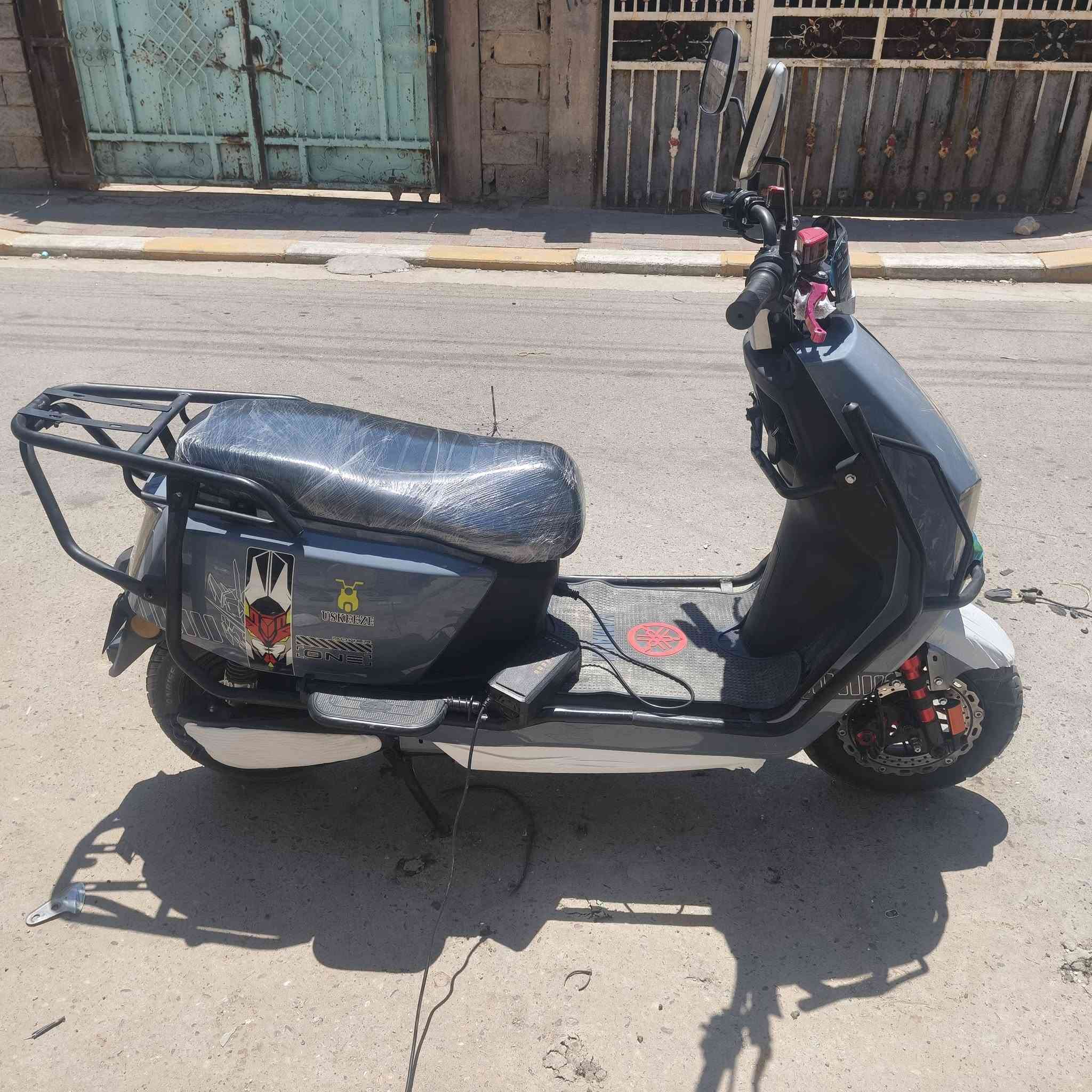 سلام عليكم باسكل شحن 6بطاريات نوعيته دبدوب جديد على فحص كله شغال السعر 550وبي مجال المكان التيميم الرقم ***********
