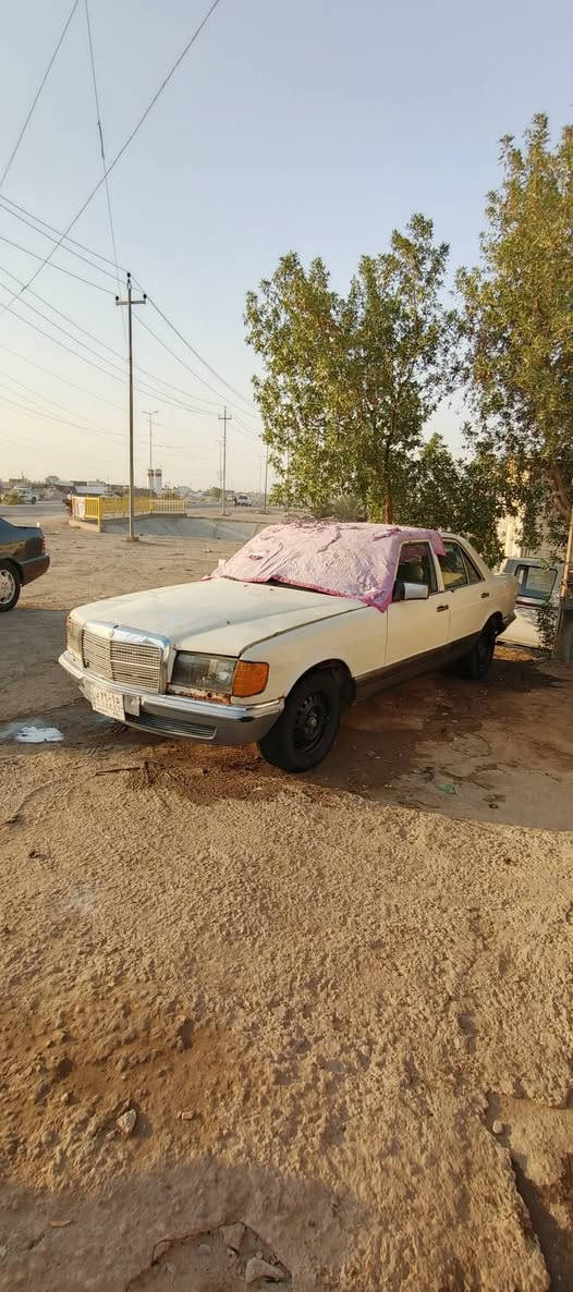السلام عليكم مرسيدس للبيع مكان واسط سياره مكفولة من ضربه ول خياس محرك بطه 300سعر 18بيه مجال حايز ثالث رقم بغداد ***********
