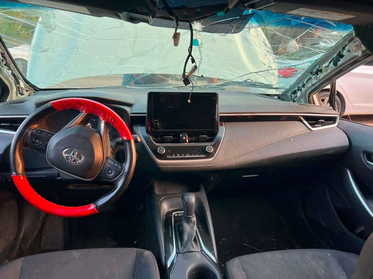 السلام عليكم
اخوان للبيع كورله 
موديل 2023 رقم صلاح الدين 
معوقين وكاله مضمونه 
السياره وارد امريكي 
السياره شغاله وتمشي
مكان السياره بغداد المشتل 
السعر 63 وبي مجال قليل 
***********
