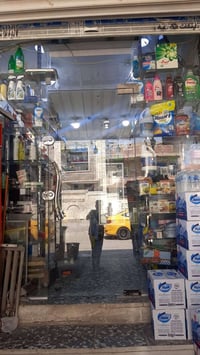 يتوفر اغراض اسواق كاملة عارضات+برادات+رفوف +سيستم كاميرا كامل +عارضة ج...