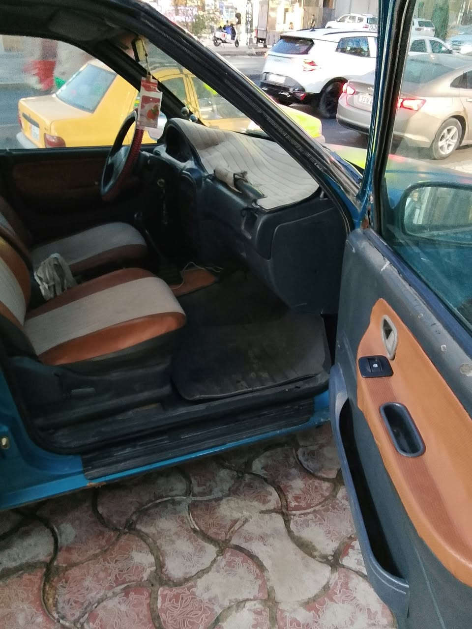 السلام عليكم  للبيع فقط  سبورتج موديل 94 جاهزة من كلشي كهربأيات كلها شغاله ما عدا التبريد كير عادي  مكينة وكير خير من الله تخم تاير نضيف  صدر امامي خلفي جاهز السنويه لل٢٨ تحويل ثاني يوم  السعر 29$ وبي مجال الموقع بغداد الشعب غير متواجد على النت اتصال فقط  ***********
