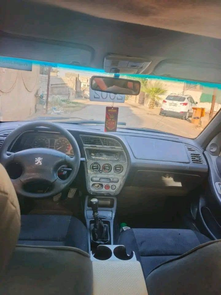 السلام عليكم بيجو 306 موديل 2002 مطلوبه بيها وكاله خاصه انطي مكاتبه وسنويه وكاله البيها خاصه فقط اببع حبل
كير محرك شرط كهربائيات شرط
لايتات اشاير كلها شرط 
منضومه تبريد كامله بس مايشتغل
للبيع مكاني العلم السياره مرتبه حلوه  مال بيت ناعمه  وخدميه  اقتصاديه محرك شرط كير شرط كهربائيات  كلها شغاله *********** ترهم مراوس ترهم بيع السعر ١٦ ورقه والله بلاش وين الجنايه
