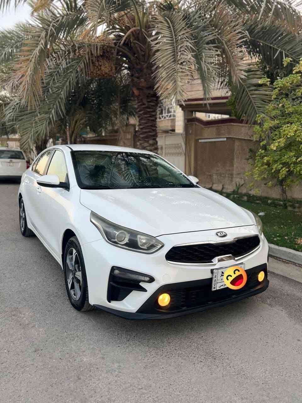 السلام وعليكم عندي سيراتو خليجي شركه دوليه ٢٠١٩ مري شفط اشاره بلمري تبريد قطعتين ماشيه ١٢٠ سياره جديده بيه ملاحظه بسيطه شبرين صبغ بلجاملغ خلفي للاستفسار *********** بغداد حي الخظراء

