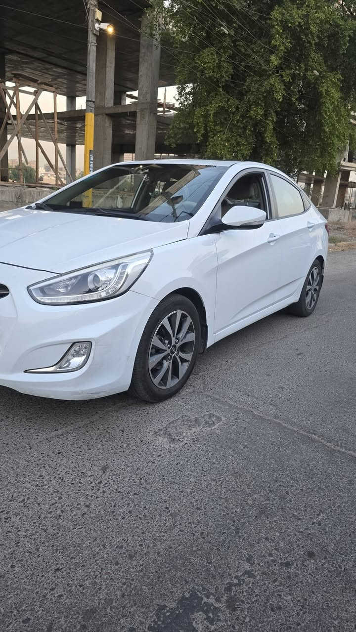 سلام عليكم 
اكسنت موديل ٢٠١٦ لون ابيض خليجي
رقم بغداد  مشروع وطني
شاشة وفتحت سقف
السيارة مابيه صبغ ابدا ولاضربة فقط تكحيلات بالدعامية
ماشية ٩٣ الف حقيقي
تخم تاير جديد 
تبريد جيد جدا 
المحرك والكير والصدر بحالة ممتازة 
معروضة ب ١٠٨ ورقة وبيها مجال بسيط
 للاستفسار : ***********
