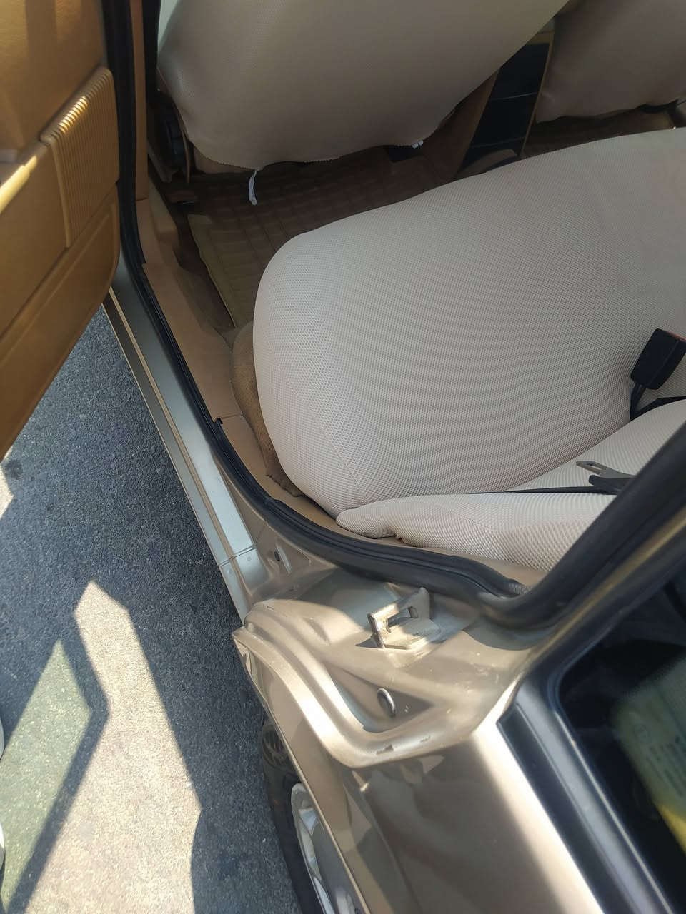 فالفو مديل 94 
السياره كير محرك جدد تايرات جدد 

محرك 4عادي مو تيربو 
السياره بسمي تبريد شغال 
سعر 73 بيها مجال قليل تفاصيل اكثر أتصل ***********
*********** مكاني موصل
