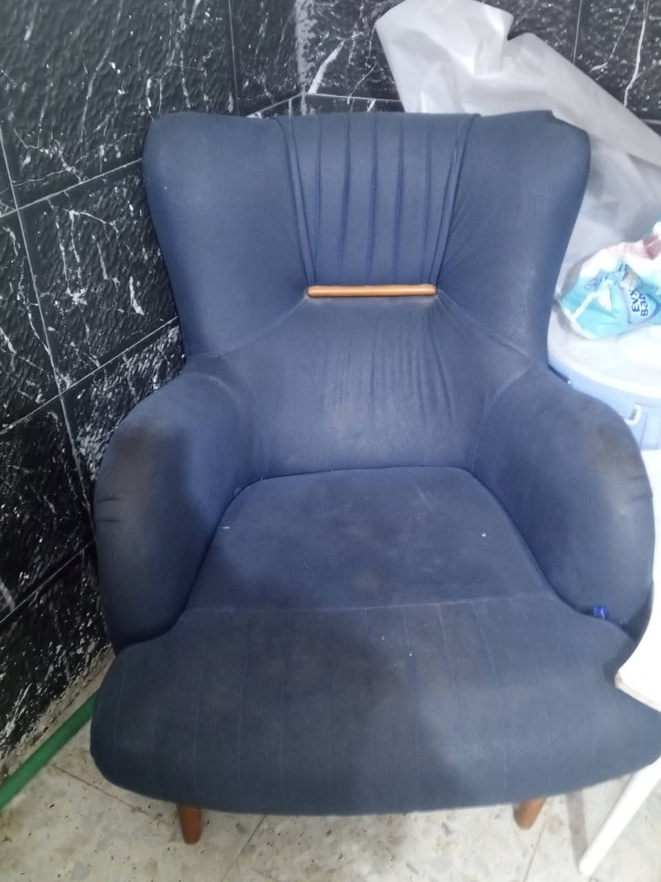 طقم كنب • رجلينه مكسوره • مستعمل