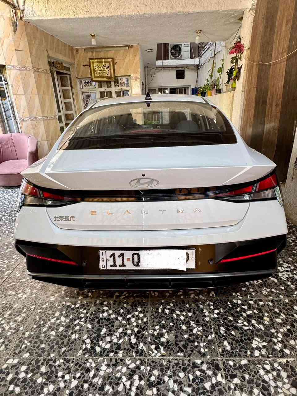 السلام عليكم 
الانترا موديل  2024  
مكفوله كفاله عامه فول مواصفات 
بسمي رقم بغداد 
المواصفات 
داخل جلد بصمه 
تحكم ستيرن
حساس امامي خلفي 
مري شفط وبعد بيها هواي مواصفات 
ماشيه ١٨ السياره كلش نضيفه بالعافيه عل الياخذها 
مكاني بغداد السعر 142  
رقم *********** /***********
