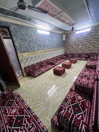 عندي ديوان للبيع  الطول 6ونص العرض 3وربع  السعر 300وبي مجال  الاستفسار...
