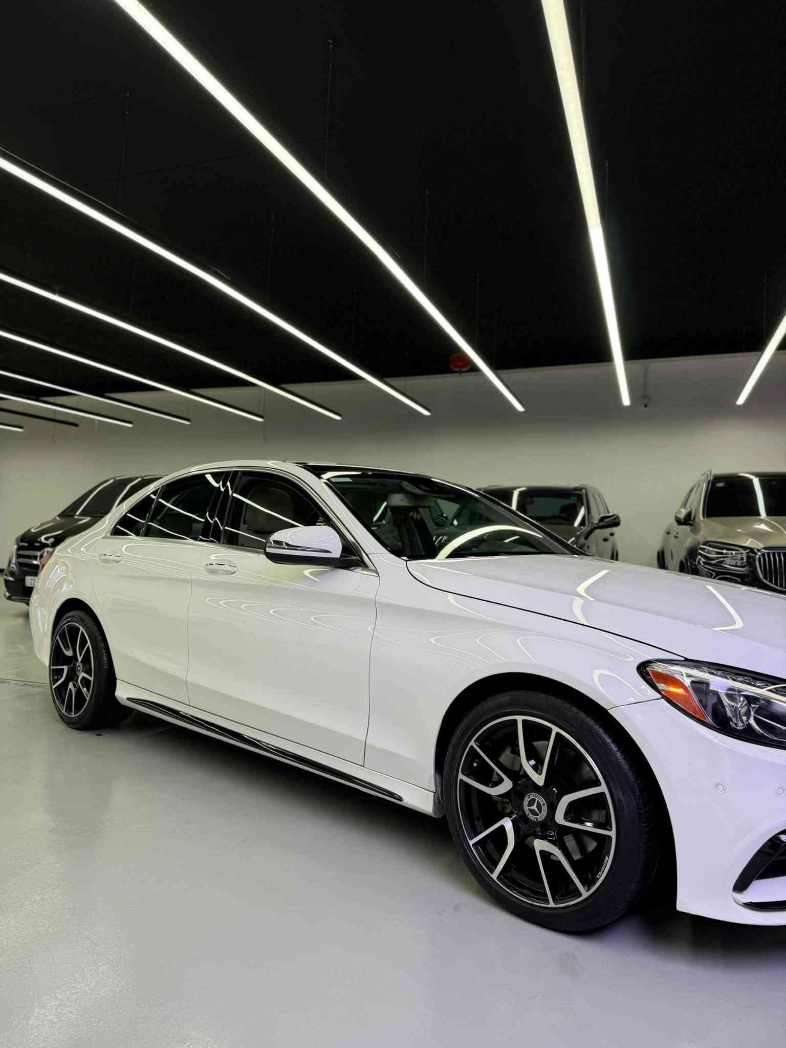 مارسيدس c300 
 رقم اربيل 
صفر مسج 
( بانورما - حساسات - رادار - دبل ماوس - مقاعد خزن - مقاعد جلد و تدفئة - بصمة ابواب و صندوك - اربع وضعيات قيادة - سماعات برمبستر ) 
السيارة جاهزة بدون اي نقص
رقم اربيل بأسمي
موديل 2016 
حادثها جاملغ بنيد
مكاني منصور. - داوودي 
السعر 185 ورقة 
***********
