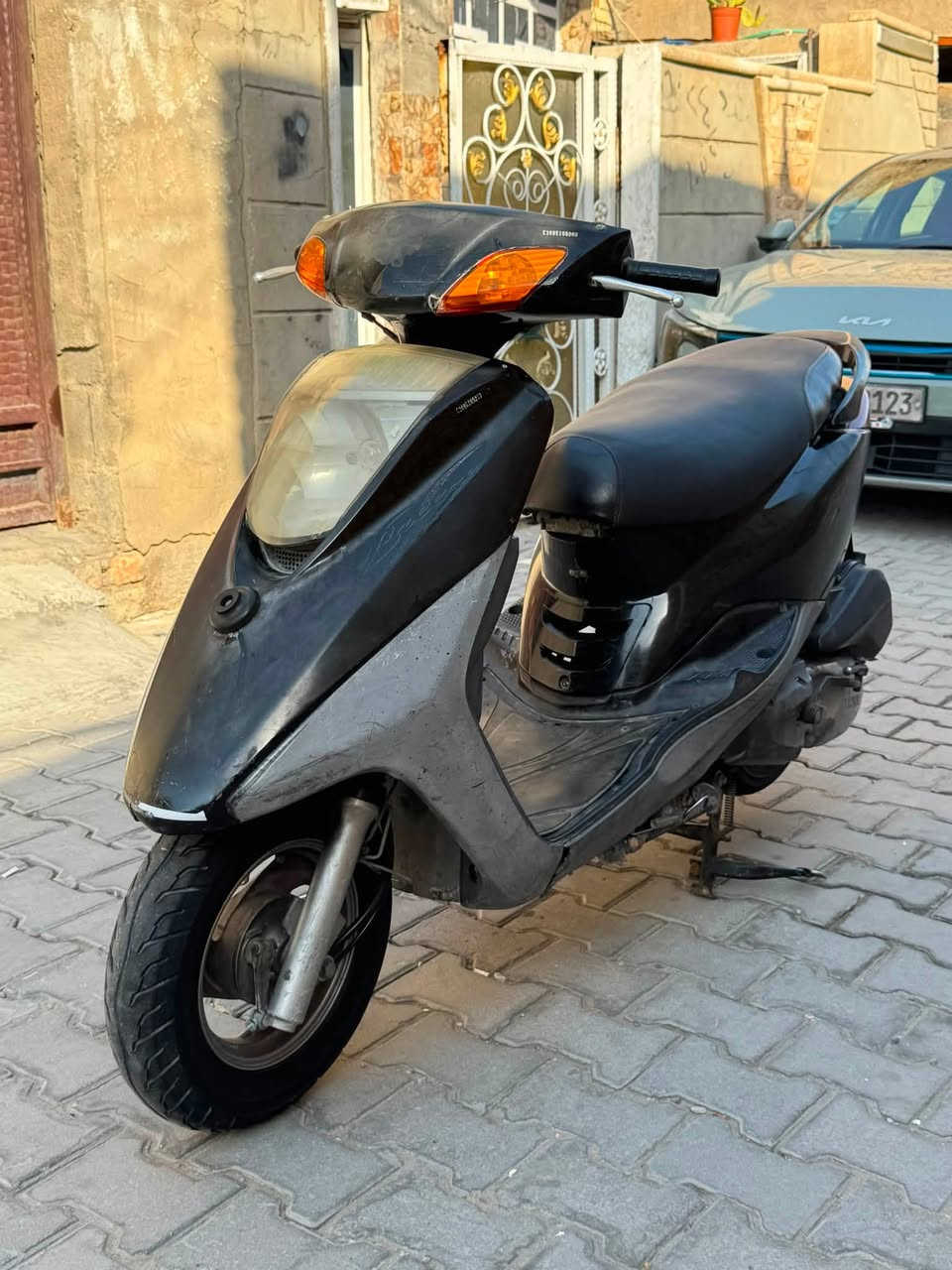 بريز لايت جوه 
دراجه نضيفه مكينه ناعمه ع ايدي ماخذها 
كفر مختم كامله ما نقصها اي شي كهربائيات كامله 
تخم تاير جديد و جدادتها ونضافتها كدامك تجي تشوفها نفس الصور بالضبط كله كدامك سعرها مناسب
 
مكاني حي اور 

اي استفسار  ***********
