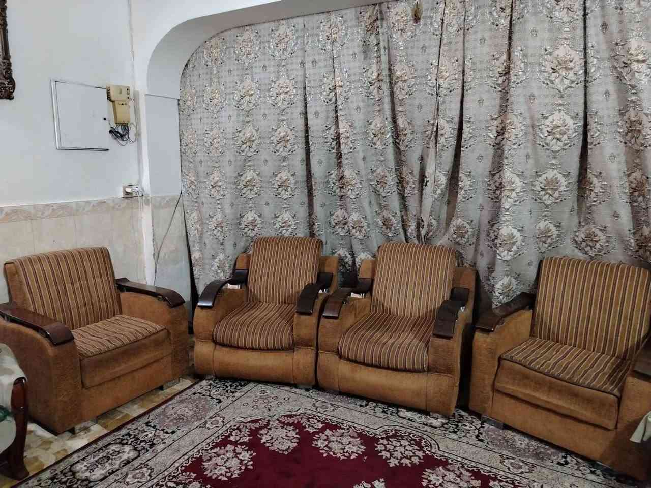 كراسي تخم تركية جديدة عدد 4 ب 150 بلكوفة ***********
