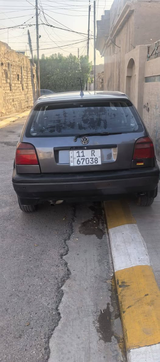 السلام عليكم
سياره كولف  سياره فول نضافه 
موديل 92 تبريد شغال محرك الفين سياره اوتوماتيك 
تجي تفحص وتشوف احسن من الصور 

مكاني فلوجه 

السعر 45وبيها مجال حك الجيه
رقم صاحبها***********
