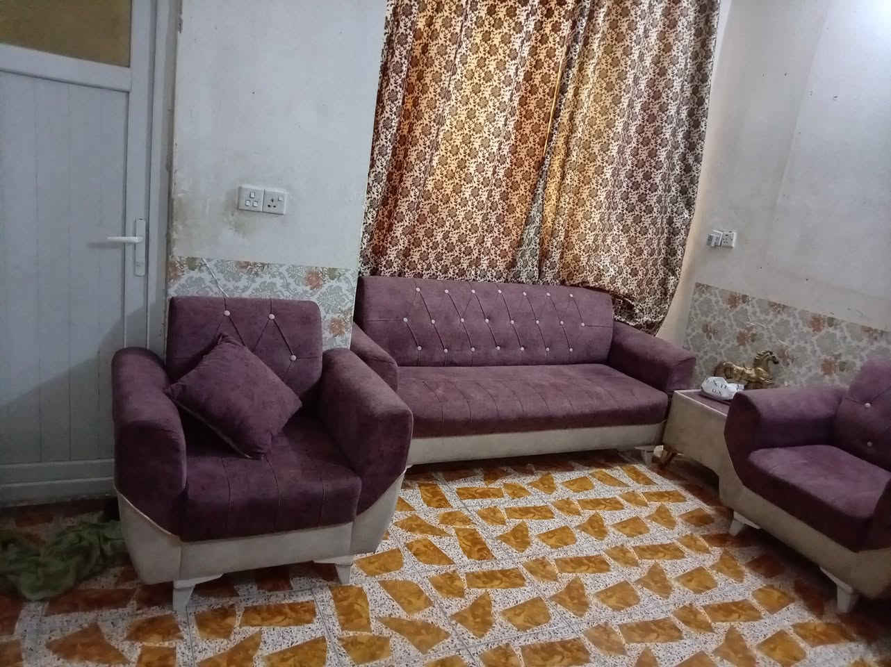 تخم نضيف جدا • ويا تلبيسة • كوشات هدية