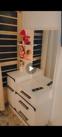غرفة نوم ستعمال شهر البيع سعر ٥٠٠ ٠٧٧١٧٤٠٣٣٨٢