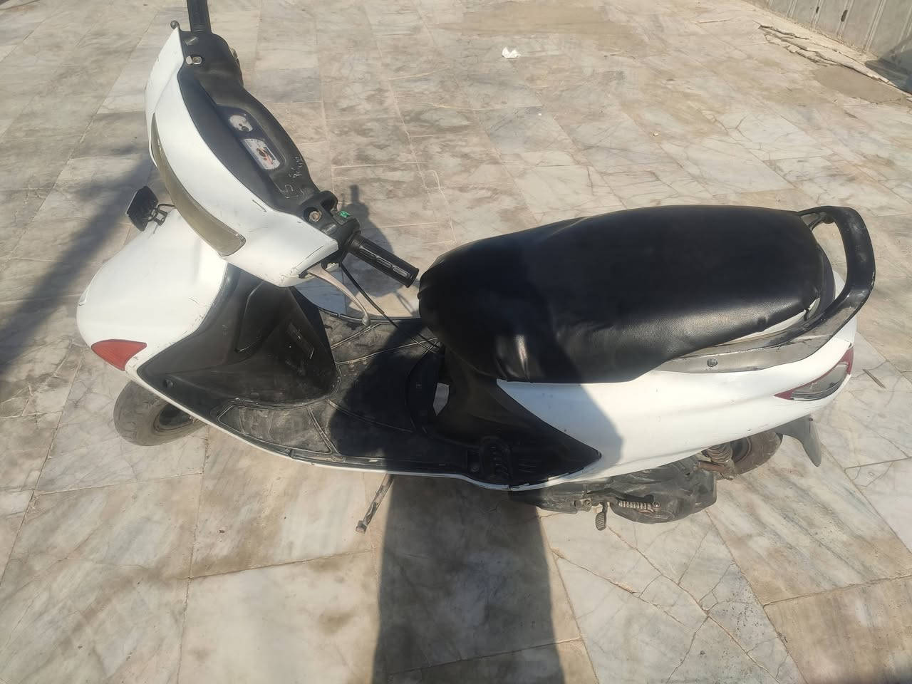 السلام عليكم ورحمة الله وبركاتة
دراجه فراشه نثيه) 
درجه بلاد برغي مامفتوح بيها كله شغل علئ وضع شركه تجي وتفحص بيدك 
من سلف من شاير من الايت عالي ونصي من هوران 
درجه خير من الله مال سفر مكانت بعيده تمشي 
وشرط ذا مو نكرة هندر تشتغل مابيعك بعد 
سعر 280وبيه مجال قليل مكاني ناصريه سوق الشيوخ ناحية الطار 
رقمي ***********

