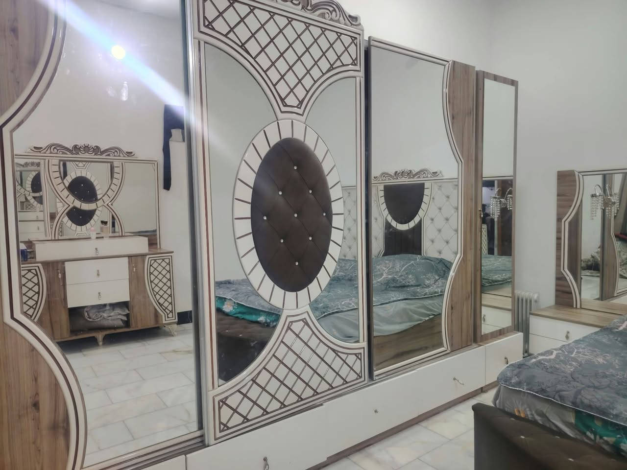 السلام عليكم ورحمة الله وبركاته
من رخصة مدير الكروب المحترم 
مكلف بالنشر 
متوفر غرفة تركيه مكونه من ثمان قطع نوع ثقيل سعرها الاصلي ثلاثه مليون ونريدها مليون وربع 

*********** والشراي يتواصل
