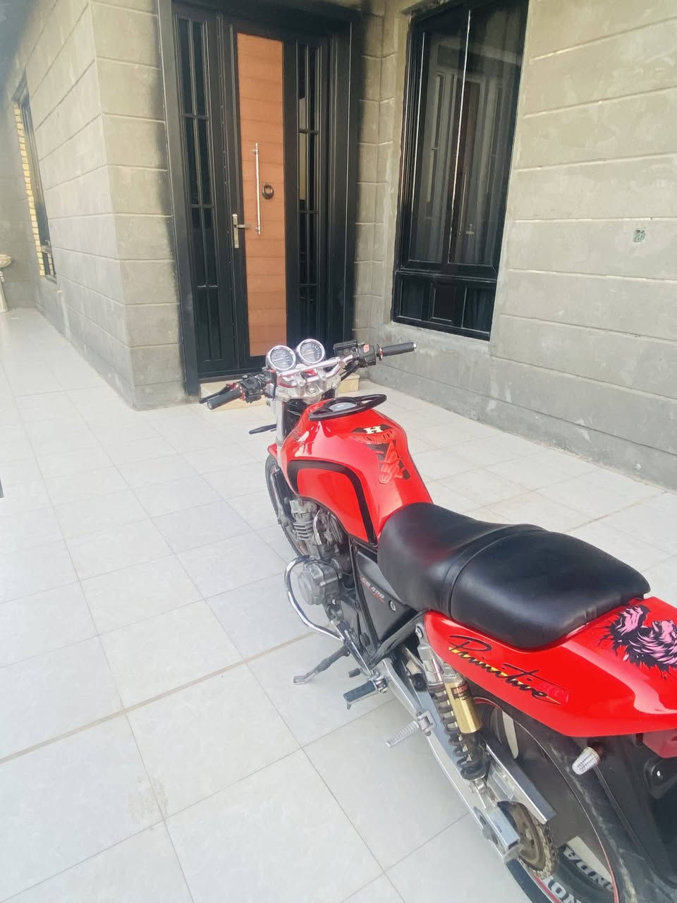 للبيع سيبي فور جيل اول 16 ولف
دراجه نضيفه نكره بكل وكت بدون رقم
اوراق كمرك بيها
مليون و٧٠٠ وبيها مجال 
مكاني بغداد ابو غريب
*********** واتساب فقط متواجد
