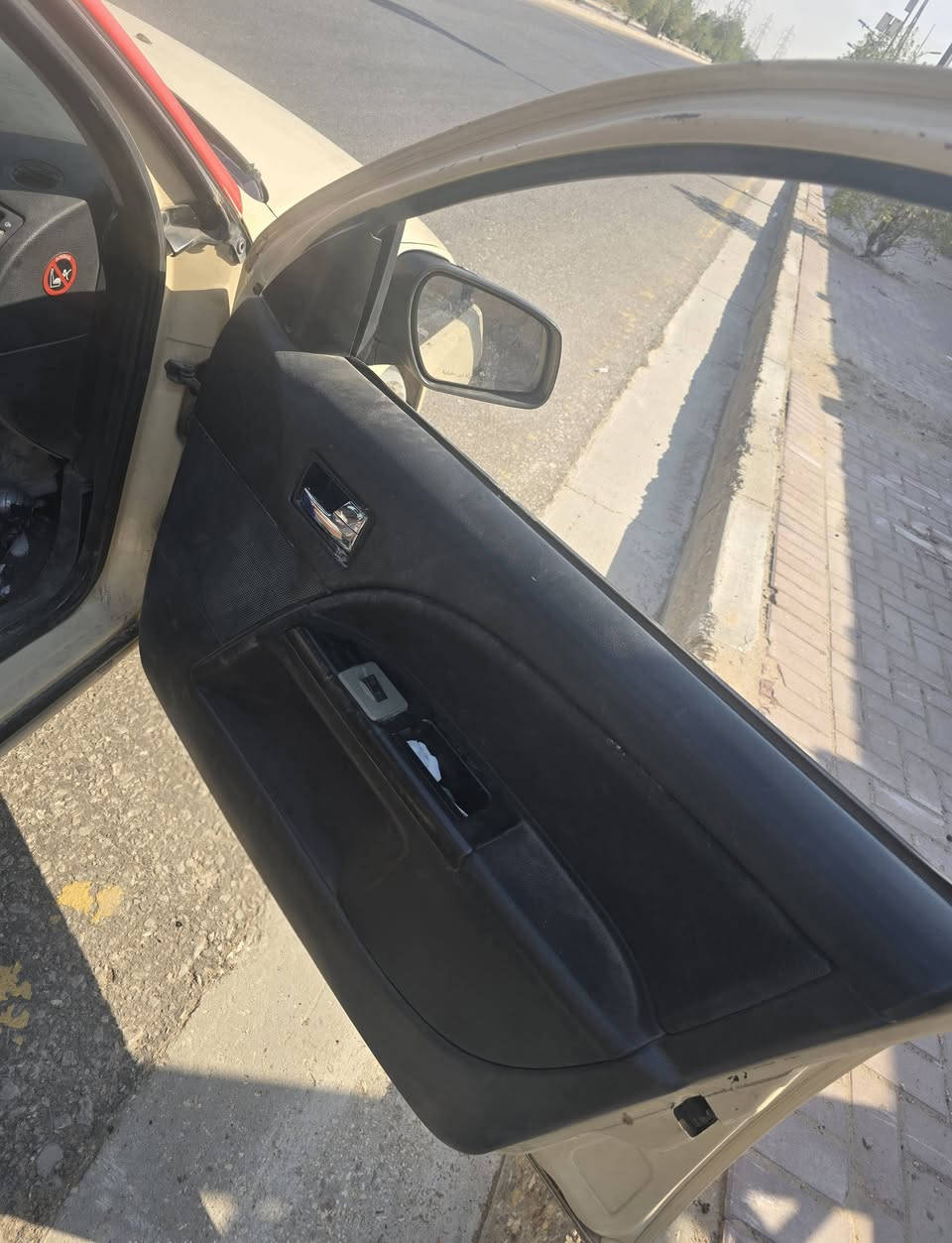 للبيع فورد مونديو محور كير ومحرك كامري 2200 خير من الله كير جديد حاوية تبريد منظومة جديدة كشرها نظيف حدادية نص عمر رقم واسط انكليزي مميز باسم صديقي مداور ثاني يوم السعر ٣٨ وبيها مجال حك الجية مكان السيارة نجف رقمي ***********
