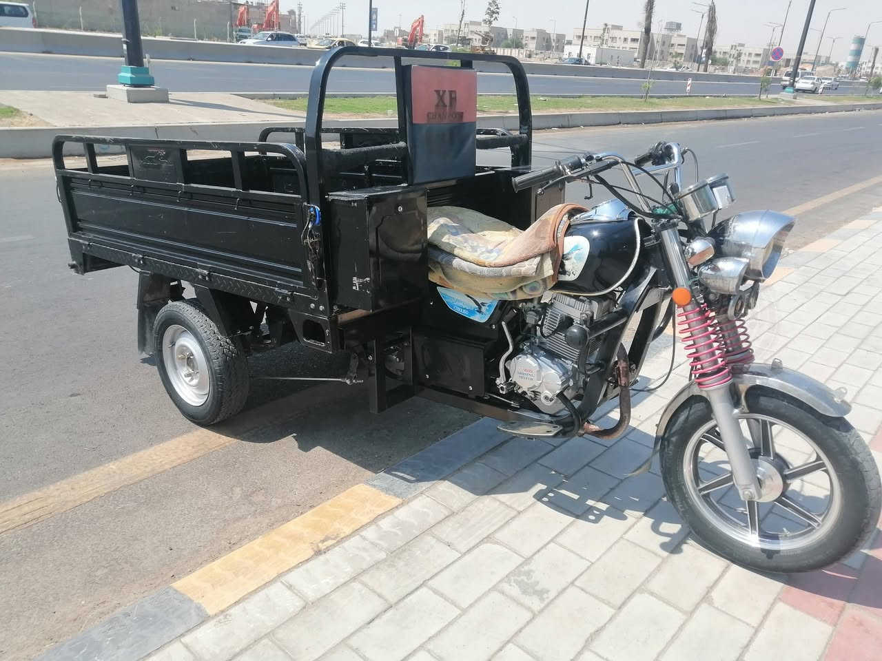 السلام عليكم جمره للبيع موديل ٢٠٢٢ اوراق كفاله عامه شاصيها مابي قطرة لحيم والبدي مكفول لا معجون ولا لحيم ستوته جاهزه كبل للشغل ما عايزه برغي مكينتها خرسه ماتنسمع بس كلجات مبدل بيها اكسن مكفول.  السعر 2350 وبيها مجال حك الجيه المكان نجف متواجد خاص الرقم ***********

